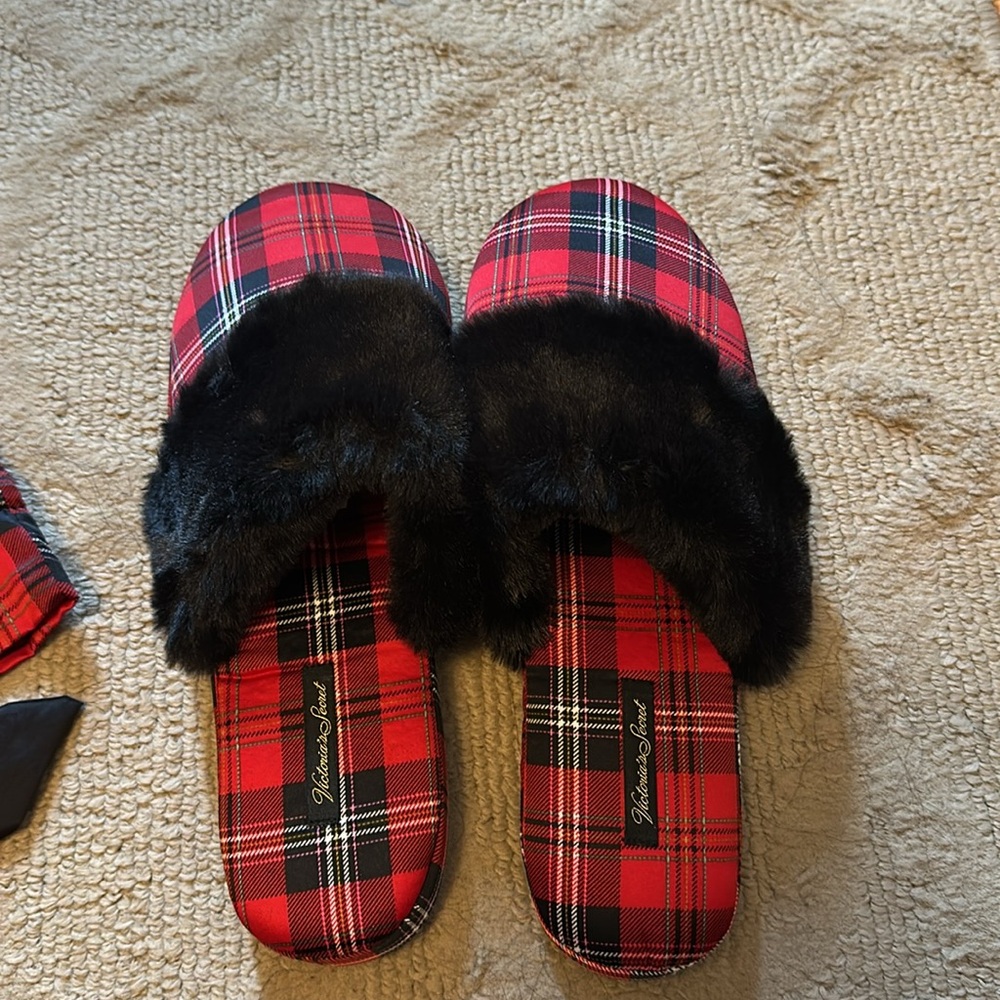 Victoria's Secret Red Plaid Slipper with Gift Bag
